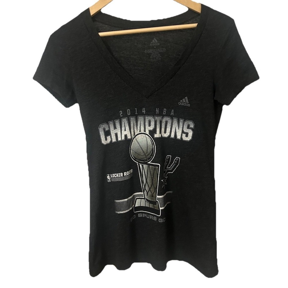 San Antonio SPURS 2014 Champions Locker Room Women's Small Gray V-Neck T-Shirt